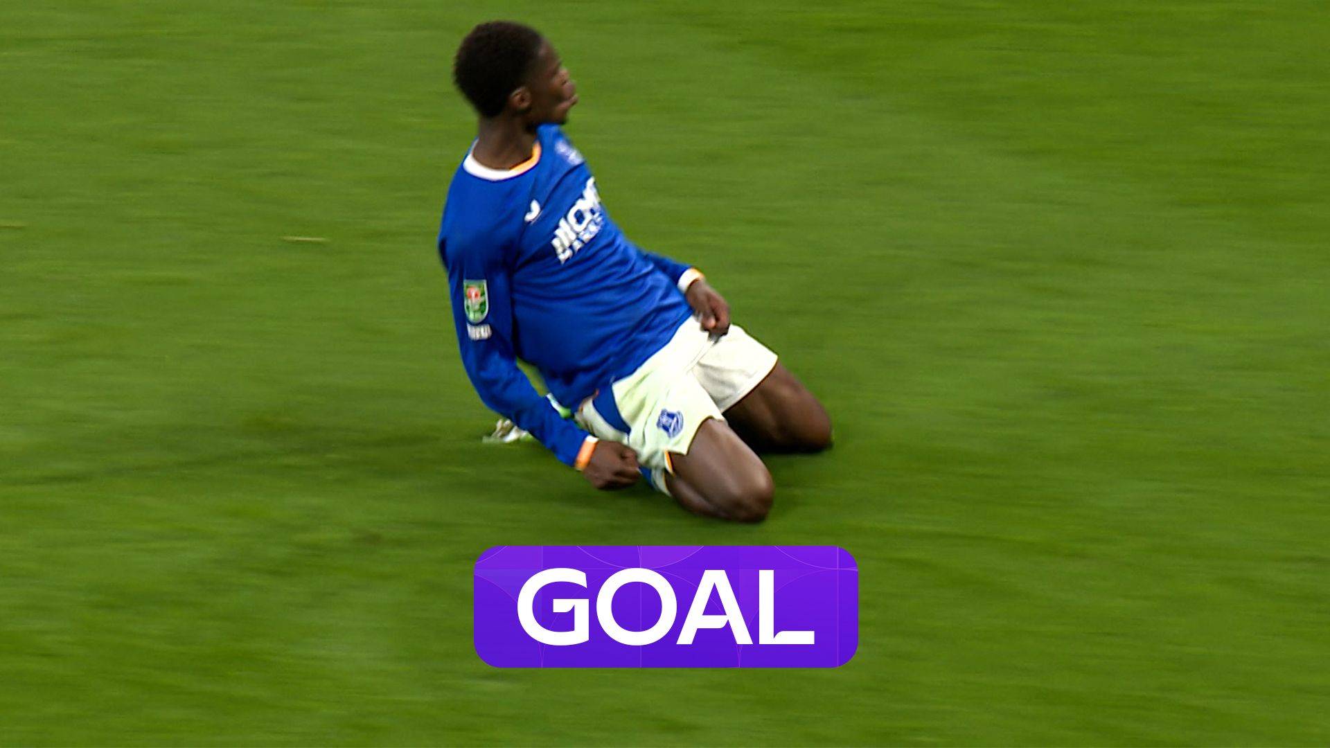 Barry finishes Everton counter to go three goals ahead!