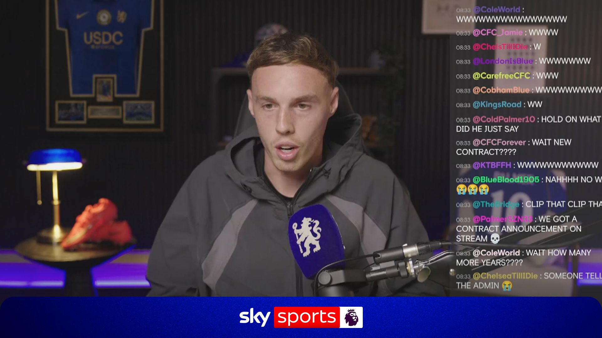 Palmer announces new contract on live stream!
