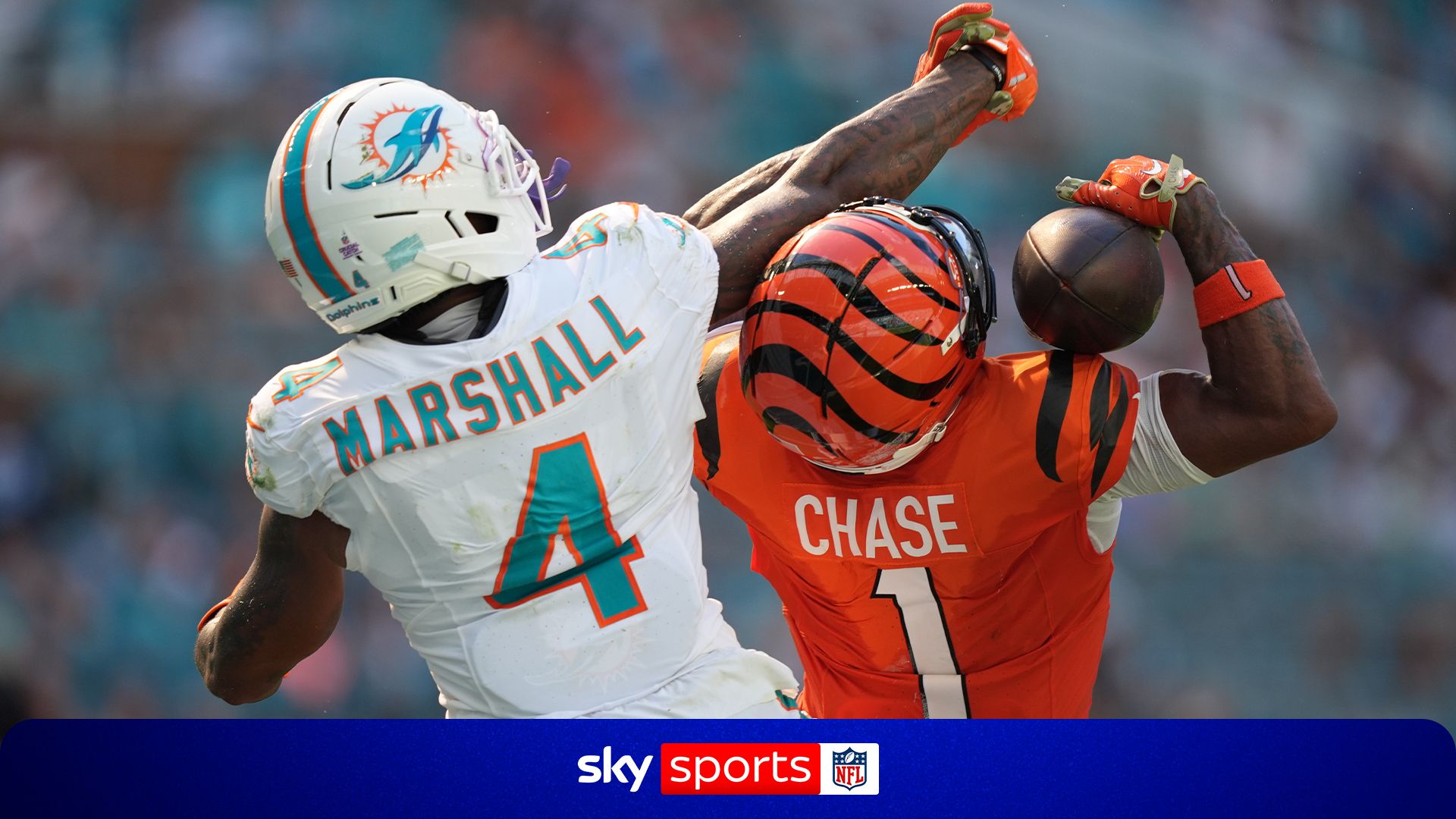 'Are you joking!' - Ja'Marr Chase makes incredible one-handed TD catch!