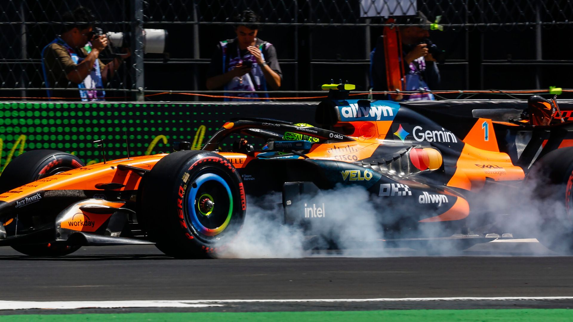 Mexico City GP: Open fight for pole expected in qualifying at 9pm LIVE!