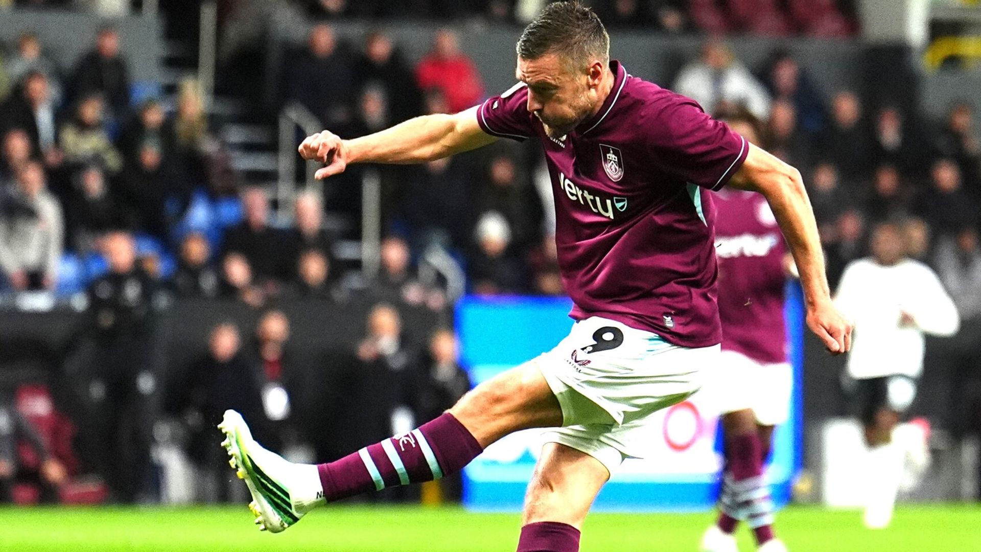 Vardy puts Burnley in front vs Wolves LIVE!