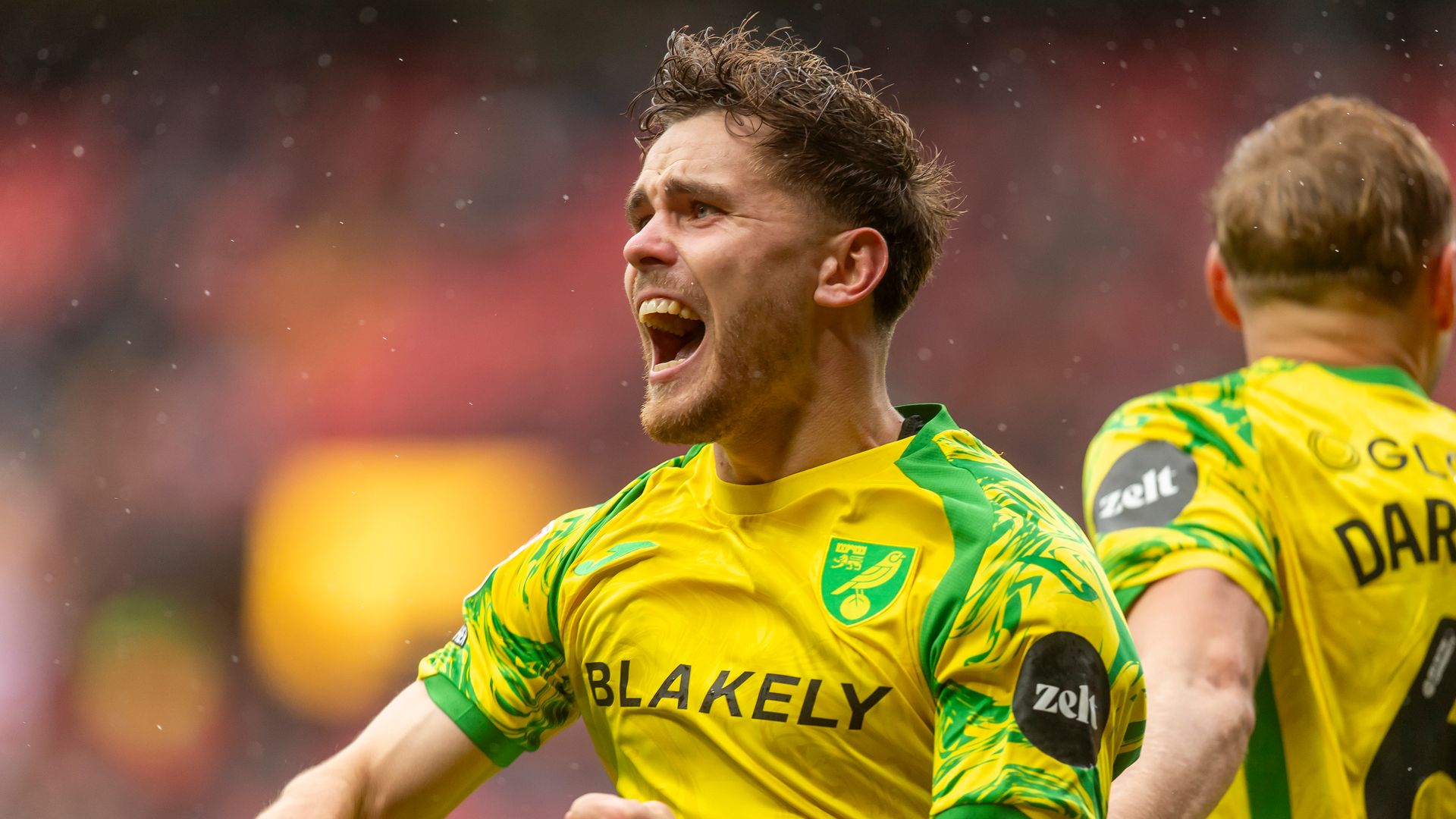 Norwich, Charlton galibiyetiyle teknik direktör Clement üzerindeki baskıyı hafifletti