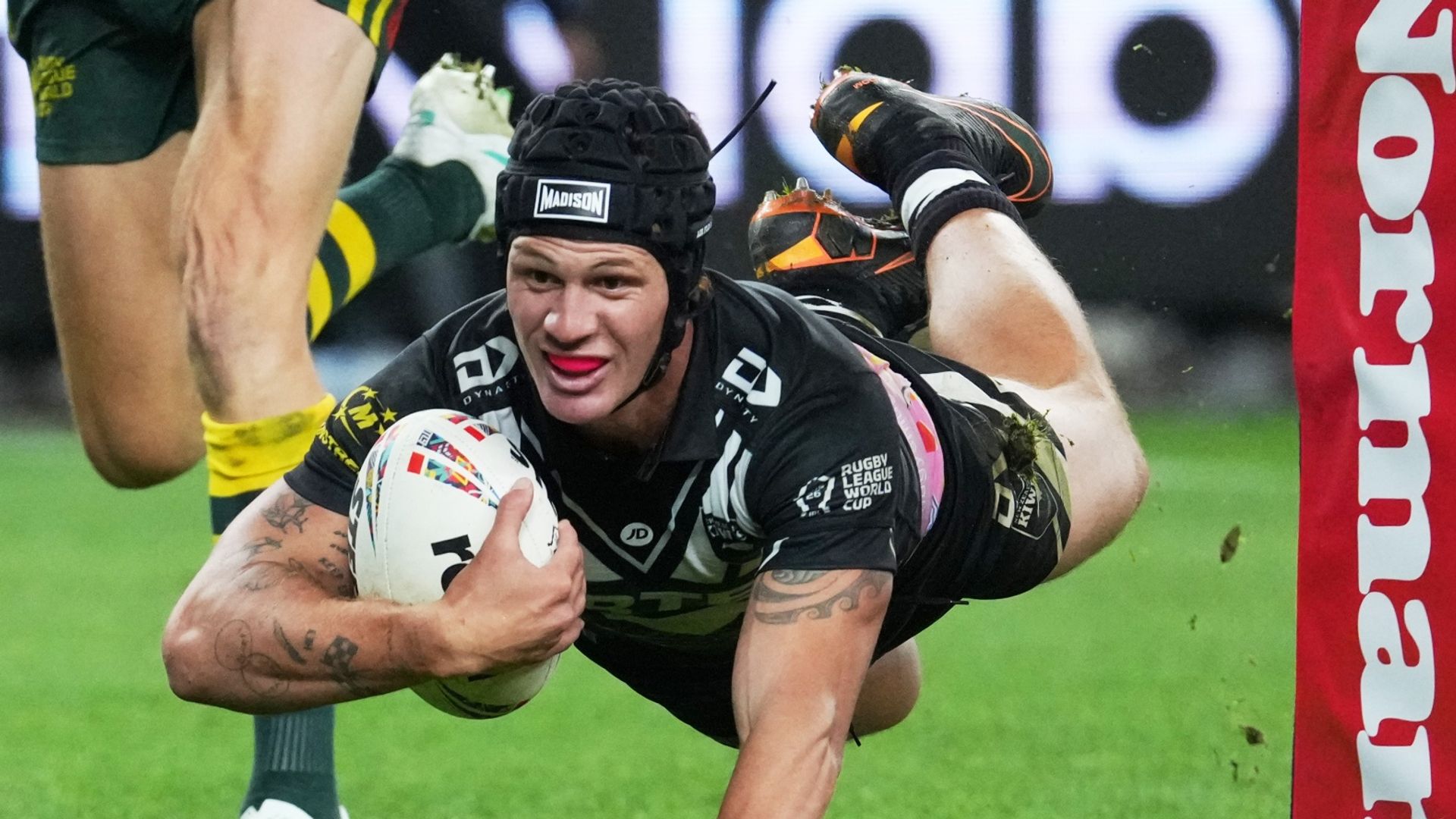 New Zealand star Ponga suffers suspected broken arm
