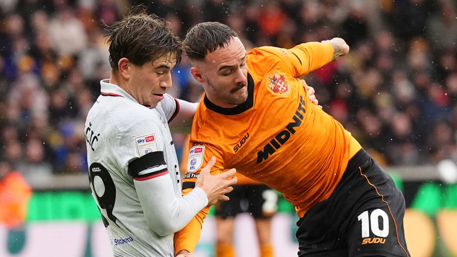 Armstrong fires Wolves past Watford