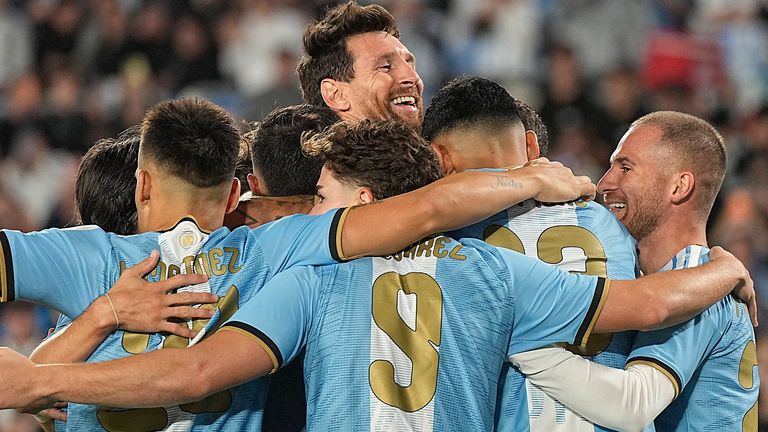 Natürlich überzeugt Messi mit einem Tor und zwei Vorlagen auch sportlich in seinem letzten Spiel für Argentinien. 