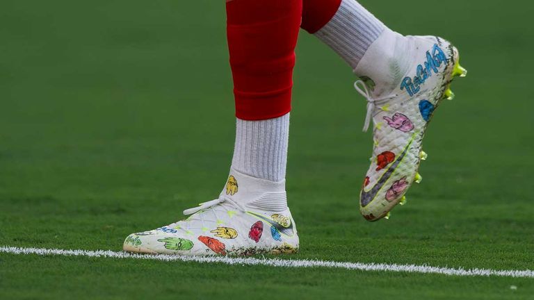 Michael Olise liebt das Extravagante. Auch beim Schuhwerk.