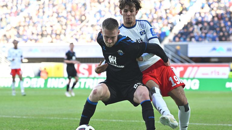SC Paderborn gegen den Hamburger SV.